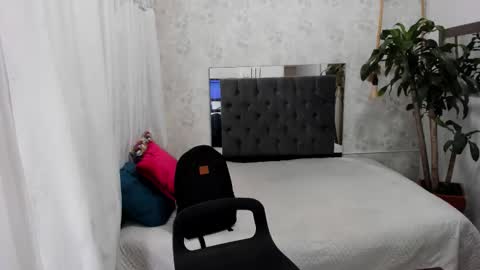 Snapshot of blondie_lover69 chatting on 4, 10, 2025 Maleeth online show from 4, 10, 2025