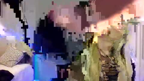 BlondLeyla online show from 4, 11, 2025