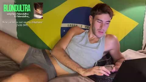 Snapshot of blondultra chatting on 22, 9, 2025 blondultra online show from 22, 9, 2025