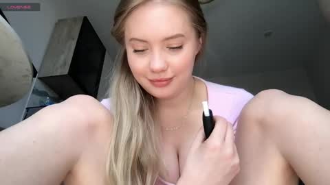 Snapshot of blondy_banny chatting on 27, 5, 2026 Blondy bunny online show from 27, 5, 2026