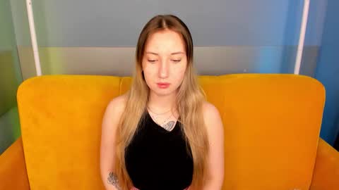 Snapshot of blondyjolly chatting on 3, 3, 2026 blondyjolly online show from 3, 3, 2026