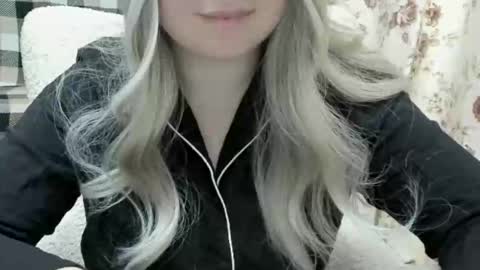 Snapshot of blondymargaret chatting on 2, 3, 2025 blondymargaret online show from 2, 3, 2025