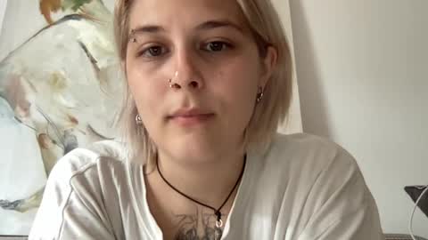 Snapshot of bloom_ella chatting on 4, 7, 2026 Ella online show from 4, 7, 2026