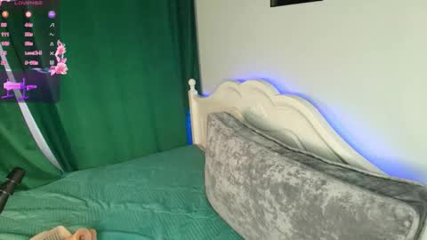 Snapshot of blowjob_queeny chatting on 30, 9, 2025 Welcome guysMy name KatePVT its Open online show from 30, 9, 2025
