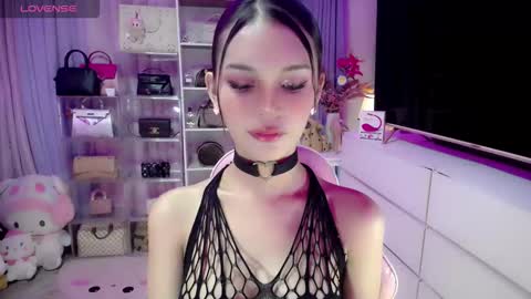 Snapshot of blue_aiveexx chatting on 10, 10, 2025 aivee online show from 10, 10, 2025