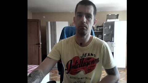 Snapshot of blue_eyed_wolf chatting on 19, 4, 2026 Runaway online show from 19, 4, 2026
