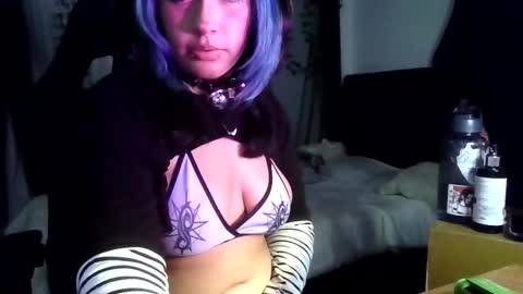 Snapshot of blue_katt chatting on 19, 9, 2025 blue katt online show from 19, 9, 2025