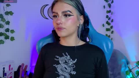 Snapshot of blue_kittenn chatting on 18, 9, 2025 blue_kittenn online show from 18, 9, 2025