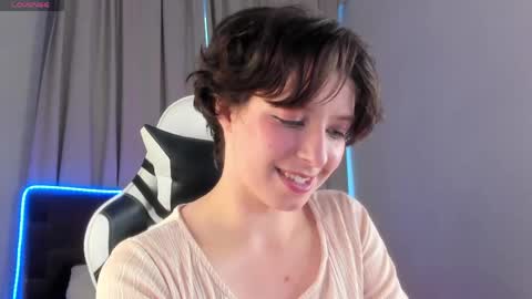 Charlotte  dont forget to thumbs up me  online show from 27, 4, 2026