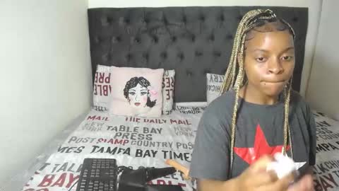 Snapshot of bluedi622952 chatting on 19, 1, 2025 Tee online show from 19, 1, 2025