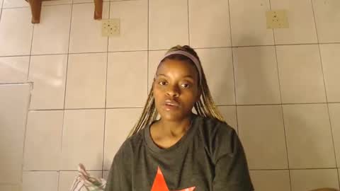 Snapshot of bluedi622952 chatting on 11, 3, 2025 Tee online show from 11, 3, 2025
