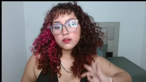 Snapshot of blueevelvet chatting on 15, 9, 2025 Bluee online show from 15, 9, 2025