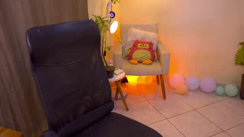 Snapshot of blueflora chatting on 30, 4, 2026 FLORAA online show from 30, 4, 2026