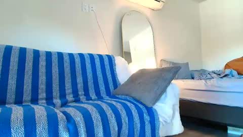Snapshot of bluezed4 chatting on 21, 6, 2026 blue online show from 21, 6, 2026