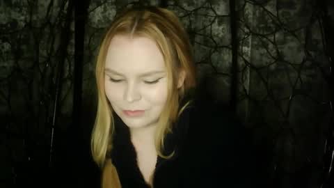 blushing_star online show from 9, 10, 2025