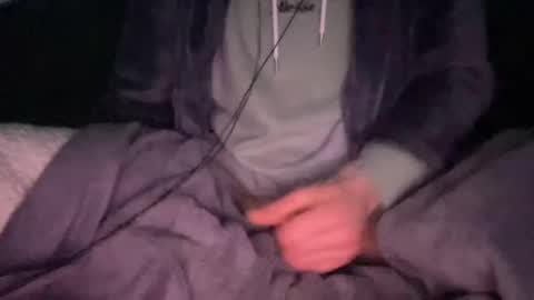 Snapshot of bluuuuuuub chatting on 1, 1, 2025 bluuuuuuub online show from 1, 1, 2025