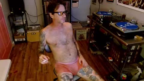 Snapshot of bnczuperzexy chatting on 12, 9, 2025 ZuperZexyZounds online show from 12, 9, 2025