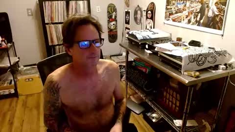 Snapshot of bnczuperzexy chatting on 23, 10, 2025 ZuperZexyZounds online show from 23, 10, 2025