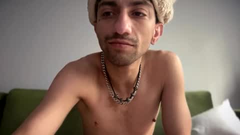 Snapshot of bodyyattiyatti chatting on 9, 5, 2026 Sailorartemis online show from 9, 5, 2026
