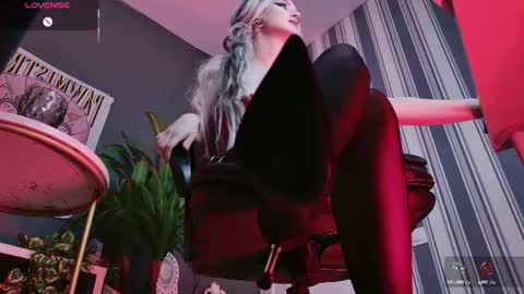 Snapshot of bogemabella chatting on 3, 7, 2026 Your Mistress Bella online show from 3, 7, 2026