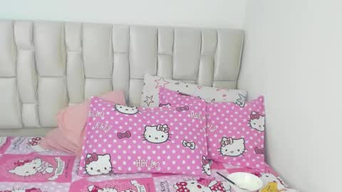 Snapshot of bombon_bum chatting on 22, 10, 2025 Sophiee...3 online show from 22, 10, 2025