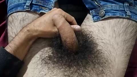 Im Bom - Tip if You Liked my Hairy Body - Private Show is Open - Read more about me in the bio below online show from 15, 4, 2026