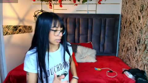 BONIE WILLS online show from 6, 4, 2026