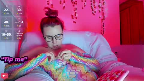 Bonnie Help me reach 500 likes online show from 15, 9, 2025