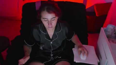 Bonnie Help me reach 500 likes online show from 20, 10, 2025