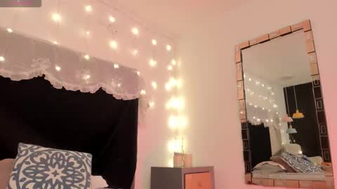   online show from 30, 10, 2025