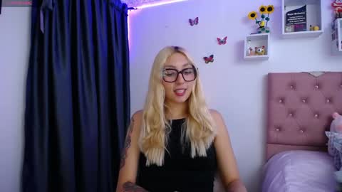 Snapshot of bonny_clyde_xx_ chatting on 12, 5, 2026 Soffy Brooks Independent model online show from 12, 5, 2026