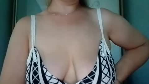 Snapshot of boobly_tits chatting on 1, 7, 2026 Alice online show from 1, 7, 2026