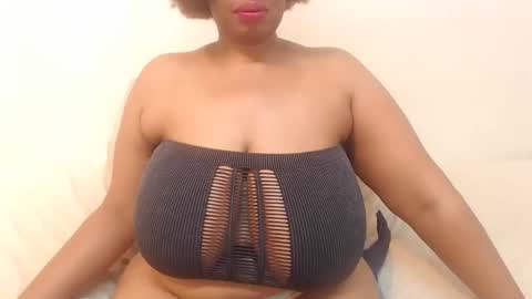 Snapshot of boobyqueen24 chatting on 20, 1, 2025 boobyqueen online show from 20, 1, 2025