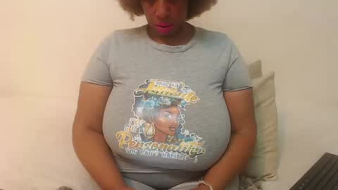 Snapshot of boobyqueen24 chatting on 18, 2, 2025 boobyqueen online show from 18, 2, 2025