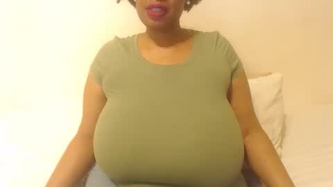 Snapshot of boobyqueen24 chatting on 8, 9, 2025 boobyqueen online show from 8, 9, 2025