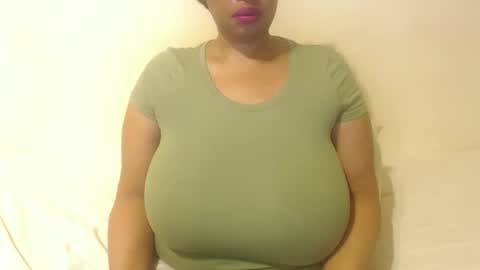 Snapshot of boobyqueen24 chatting on 10, 9, 2025 boobyqueen online show from 10, 9, 2025