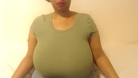Snapshot of boobyqueen24 chatting on 12, 9, 2025 boobyqueen online show from 12, 9, 2025