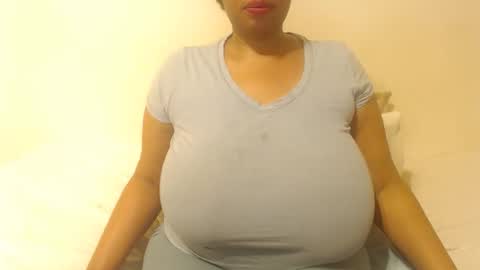 Snapshot of boobyqueen24 chatting on 26, 9, 2025 boobyqueen online show from 26, 9, 2025