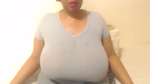 Snapshot of boobyqueen24 chatting on 29, 9, 2025 boobyqueen online show from 29, 9, 2025