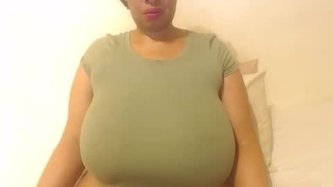 Snapshot of boobyqueen24 chatting on 1, 10, 2025 boobyqueen online show from 1, 10, 2025