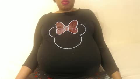 Snapshot of boobyqueen24 chatting on 2, 10, 2025 boobyqueen online show from 2, 10, 2025
