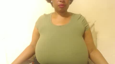 Snapshot of boobyqueen24 chatting on 2, 10, 2025 boobyqueen online show from 2, 10, 2025