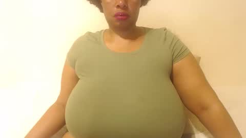 Snapshot of boobyqueen24 chatting on 6, 10, 2025 boobyqueen online show from 6, 10, 2025