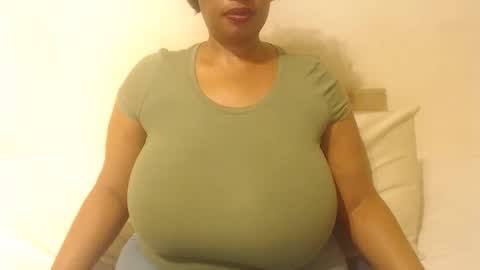 Snapshot of boobyqueen24 chatting on 9, 10, 2025 boobyqueen online show from 9, 10, 2025
