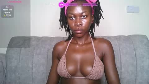 Snapshot of booty_queen001 chatting on 28, 12, 2024 Heather online show from 28, 12, 2024