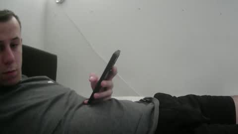 Snapshot of botisz01 chatting on 3, 11, 2025 botisz01 online show from 3, 11, 2025