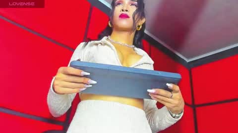 bouncing_bunnyxxx69 online show from 23, 12, 2025