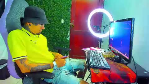 boy_tatto777 online show from 25, 7, 2026