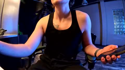 Snapshot of boybarber chatting on 21, 12, 2025 boybarber online show from 21, 12, 2025