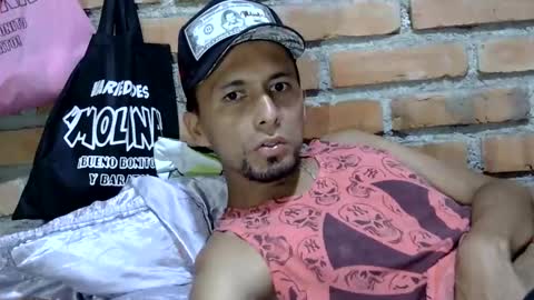 Snapshot of boycumlatino21 chatting on 18, 9, 2025 Boy online show from 18, 9, 2025